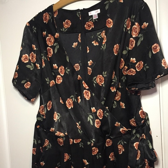 Floral Wrap Jumpsuit - Picture 4 of 7